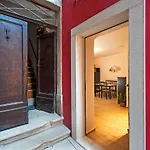 Romantic Studio For 2 In The City Centre