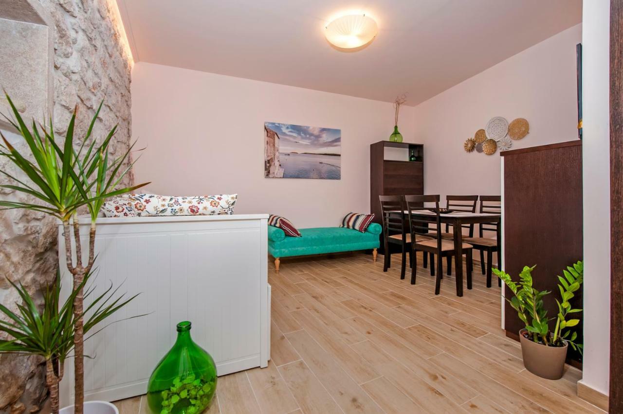 Romantic Studio For 2 In The City Centre