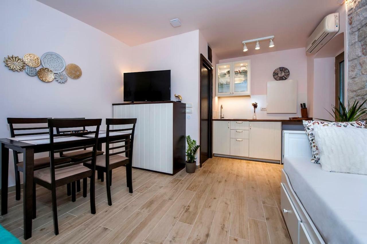 Romantic Studio For 2 In The City Centre Apartament Rovinj